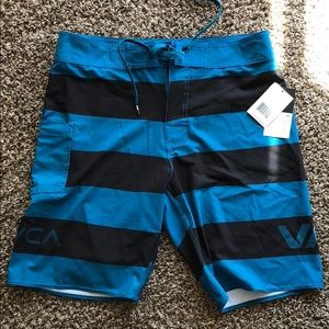 New RVCA Trunks Size 33